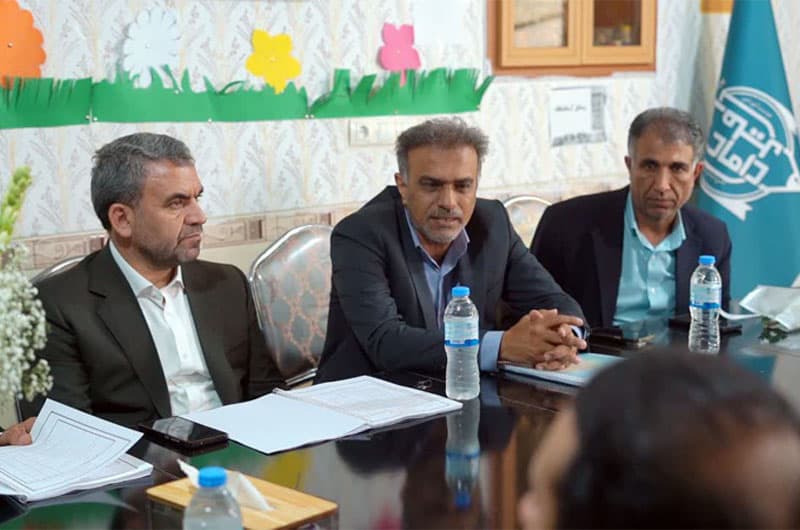 مراسم استقبال از جناب آقای دکتر محمودزاده معاون محترم وزیر آموزش و پرورش و جناب آقای مهندس کلاری مدیرکل آموزش و پرورش استان فارس